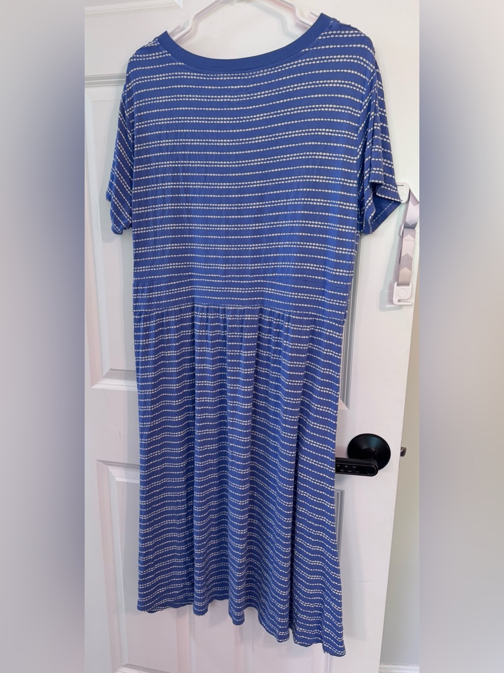 L.L.Bean gorgeous cornflower blue stripe dress women’s plus 1x, faux wrap midi - Picture 2 of 3